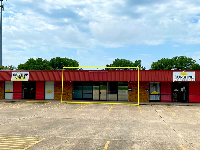 More Photos Of 2400 S Classen Blvd, Norman General Retail For Lease