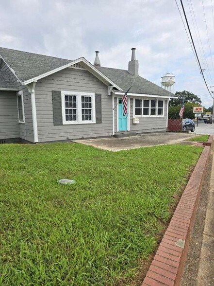 More Photos Of 602 E Buford St, Gaffney Storefront For Sale