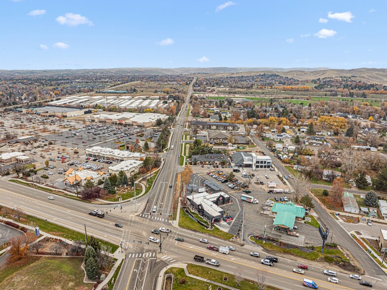 More Photos Of 10592 W State St, Boise Carwash For Sale