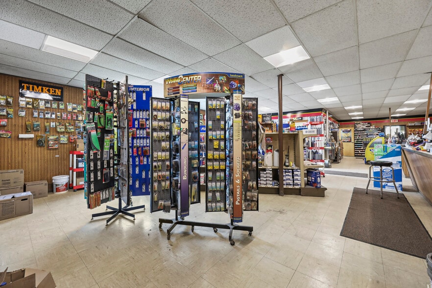 More Photos Of 1260 East St, Pittsfield Freestanding For Sale