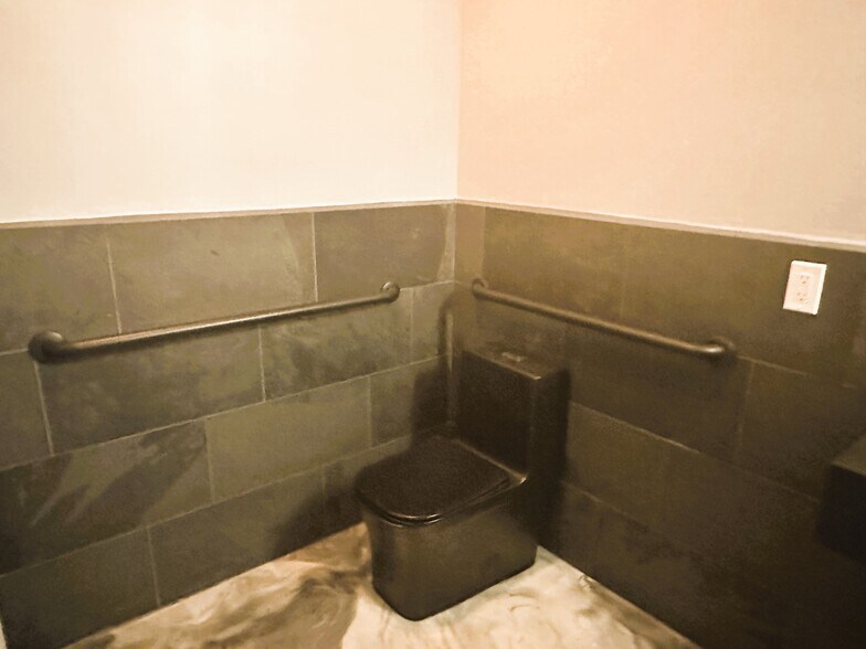 More Photos Of 1100 Cleveland St, Clearwater Apartments For Lease