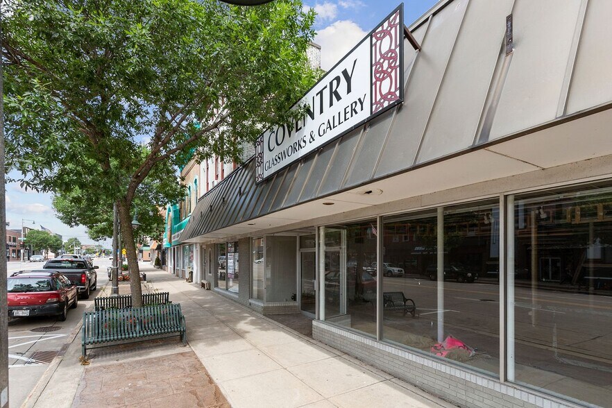516 W College Ave, Appleton, WI 54911 Retail For Lease