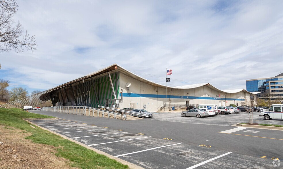 More Photos Of 9603 Deereco Rd, Timonium Light Manufacturing For Lease