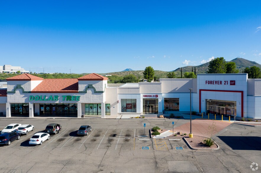 More Photos Of 254-300 W Mariposa Rd, Nogales Storefront For Lease
