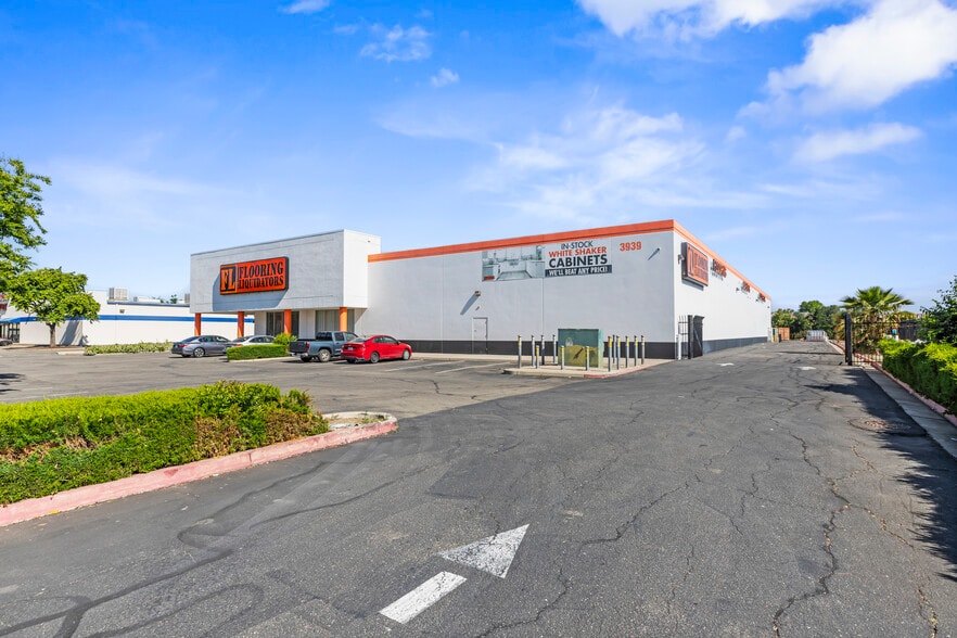 More Photos Of 3939 E Hammer Ln, Stockton Freestanding For Sale