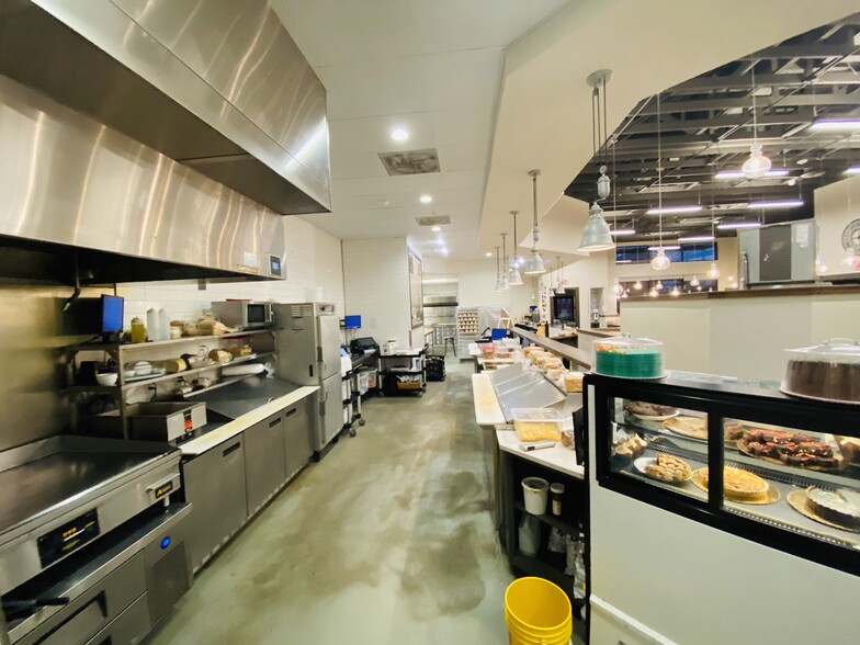 More Photos Of 2090 W Pleasant Grove Rd, Rogers Freestanding For Lease