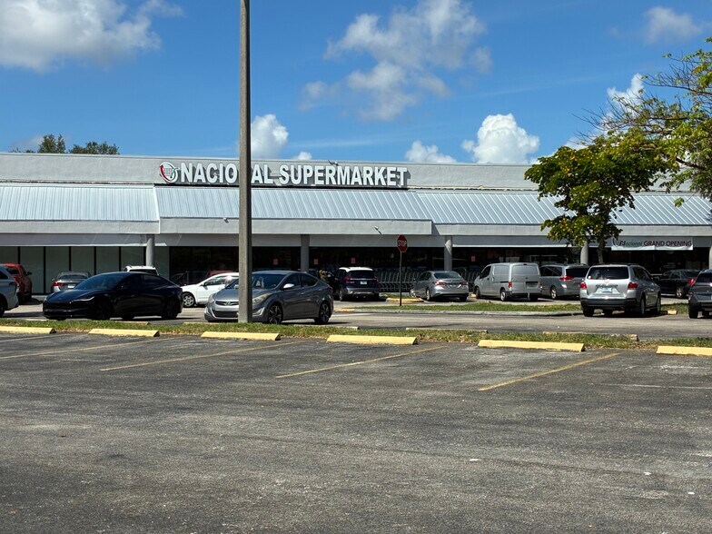 More Photos Of 4505-4599 N Pine Island Rd, Sunrise Unknown For Lease