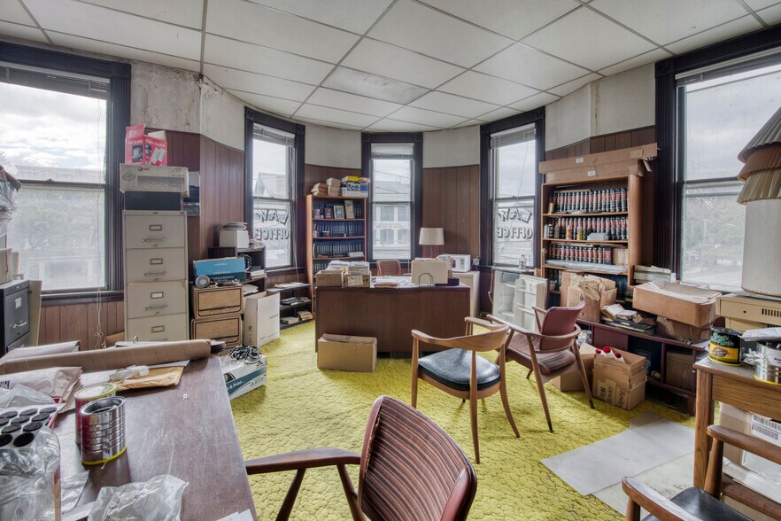 More Photos Of 434 Main St, Greenport Storefront Retail Office For Sale