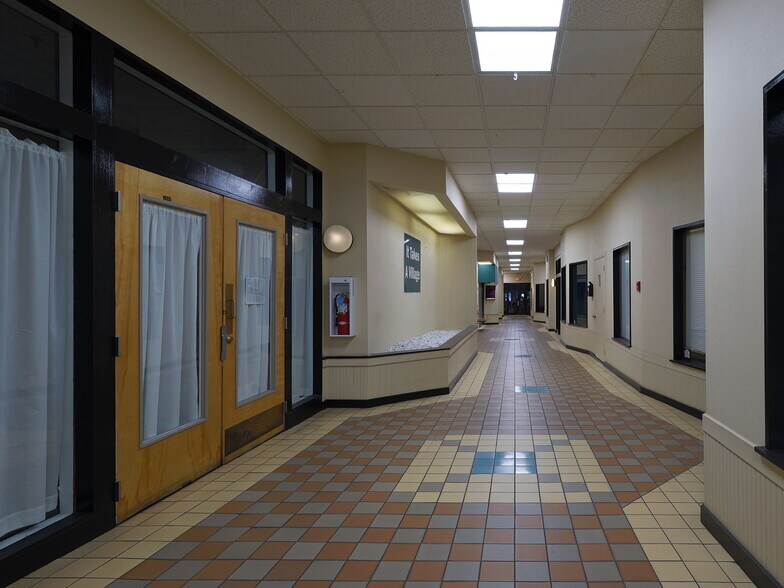 More Photos Of 44 N Queen St, Lancaster Apartments For Lease