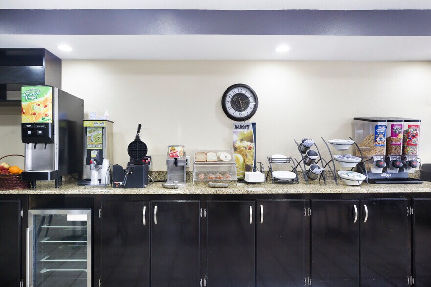 More Photos Of 518 Bonita Lakes Dr, Meridian Hotel For Sale