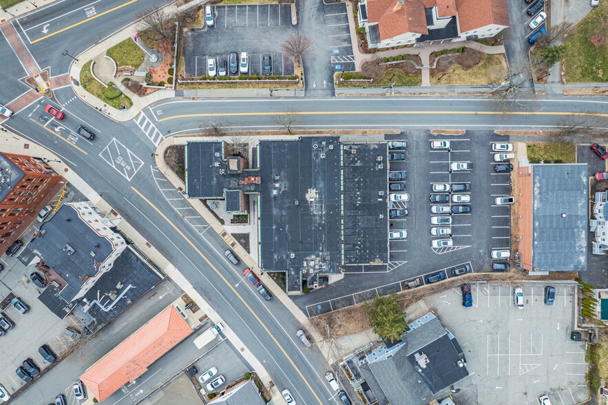 More Photos Of 1 Elm Sq, Andover Office Residential For Lease