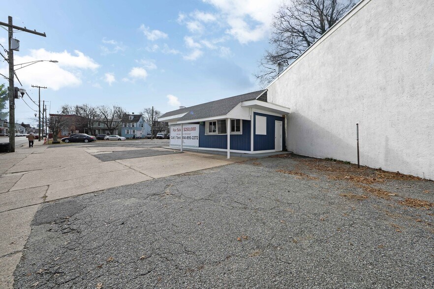 More Photos Of 201 S Broadway, Gloucester City Restaurant For Sale
