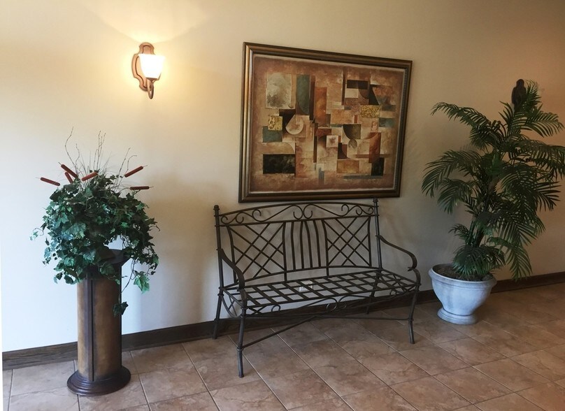 More Photos Of 3 Executive Ct, South Barrington Medical For Lease