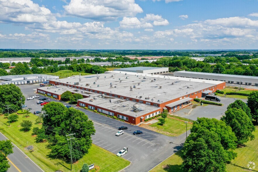 Primary Photo Of 9415 Pioneer Ave, Charlotte Warehouse For Lease