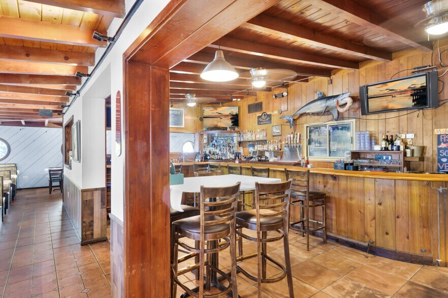 More Photos Of 81901 Overseas Hwy, Islamorada Restaurant For Sale