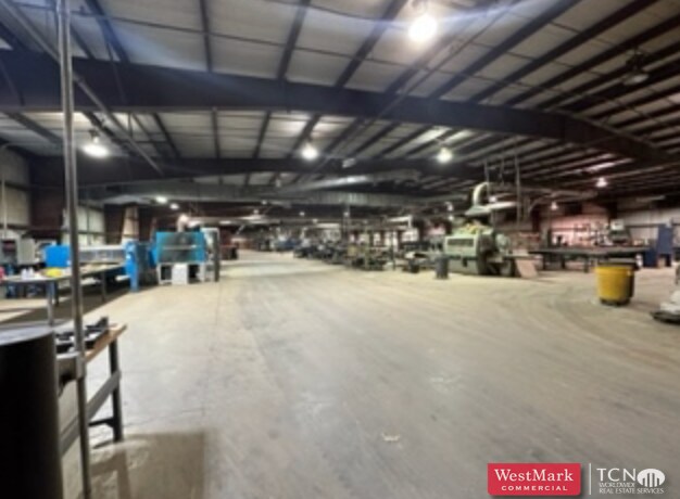 More Photos Of 2002 N Avenue N, Lubbock Manufacturing For Lease