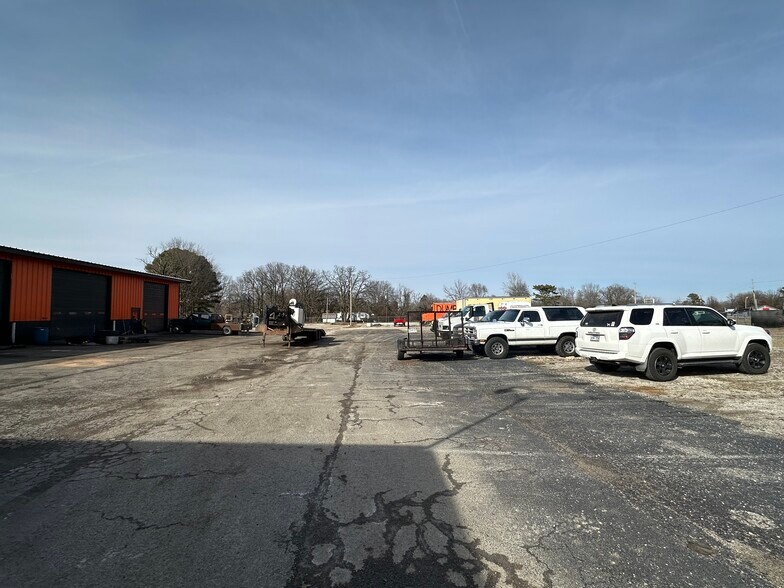 More Photos Of 2600 NE Hudson Rd, Rogers Industrial For Sale