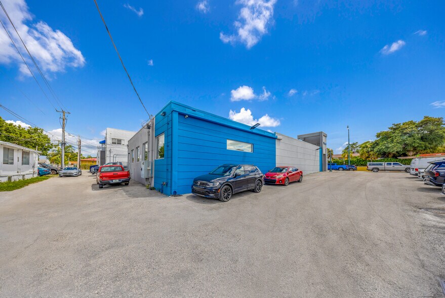More Photos Of 4713-4725 SW 8th St, Miami Storefront For Lease