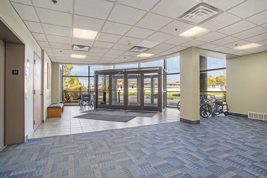 More Photos Of 2845 Capital Ave SW, Battle Creek Medical For Lease