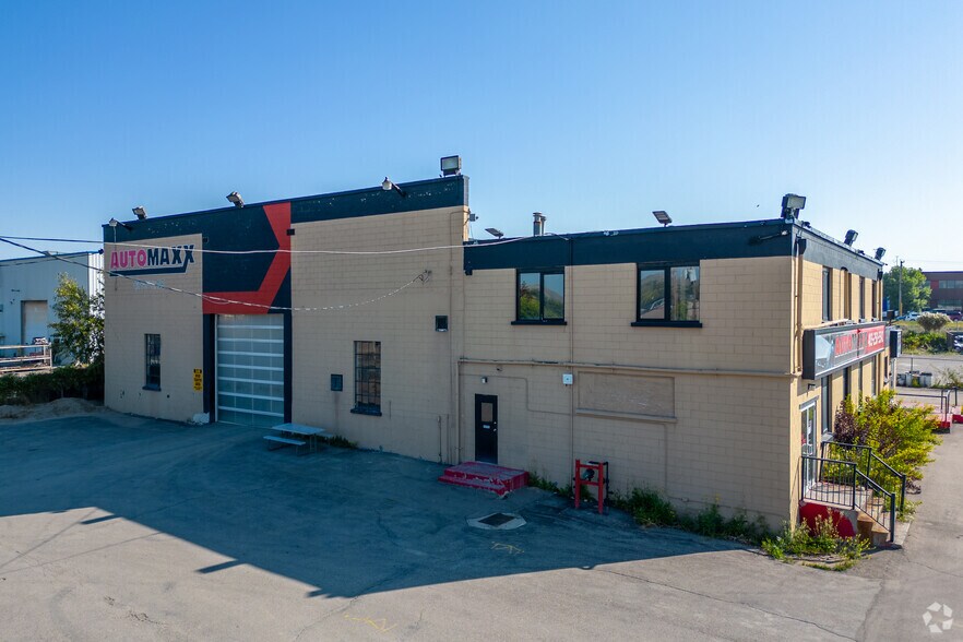 More Photos Of 4914 6th St NE, Calgary Warehouse For Sale