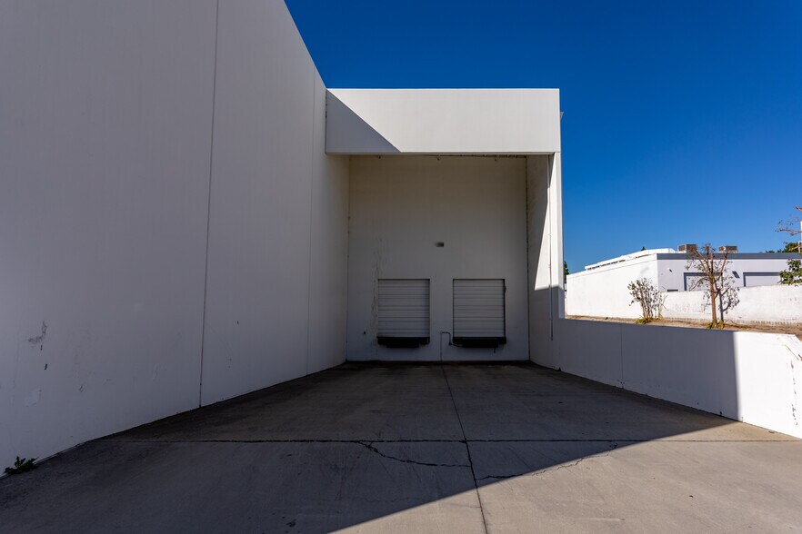 More Photos Of 10730 Bell Ct, Rancho Cucamonga Warehouse For Lease