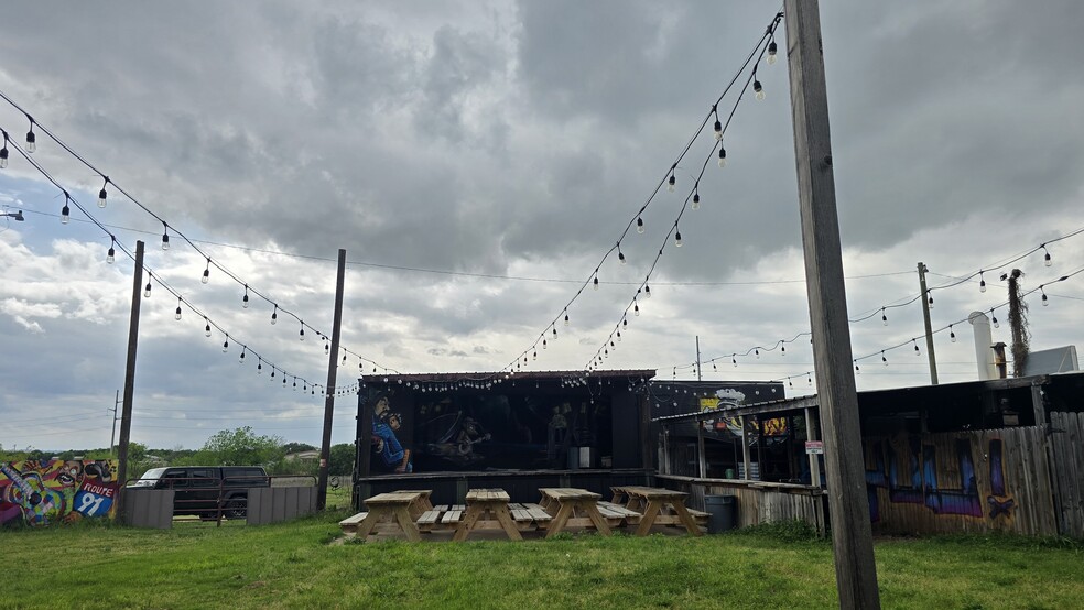 More Photos Of 4021 Acton Hwy, Granbury General Retail For Lease