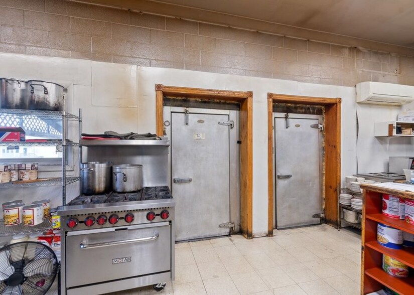 More Photos Of 6014 New Hartford St, Wolcott Restaurant For Sale