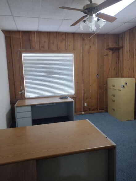 More Photos Of 126 S Dixie Blvd, Odessa Office For Sale