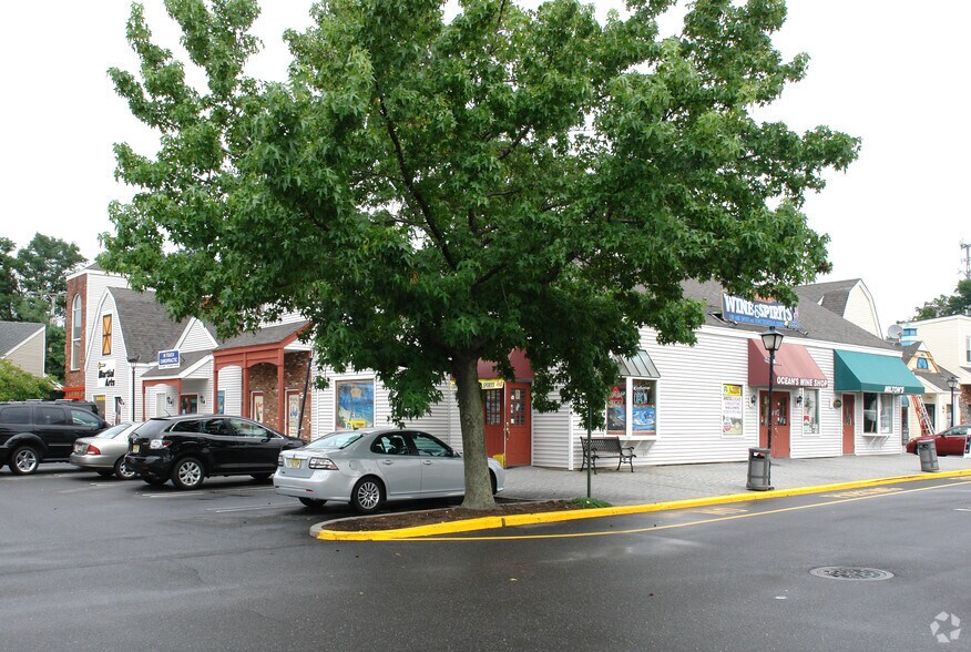 More Photos Of 833 W Park Ave, Ocean Unknown For Lease