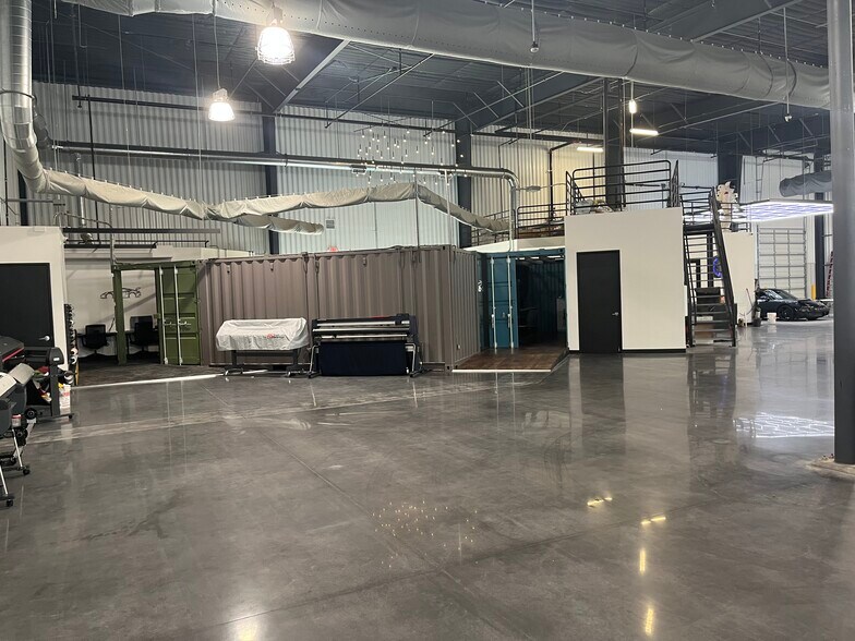 More Photos Of 18413 Intercontinental Crossing Dr, Houston Warehouse For Sale