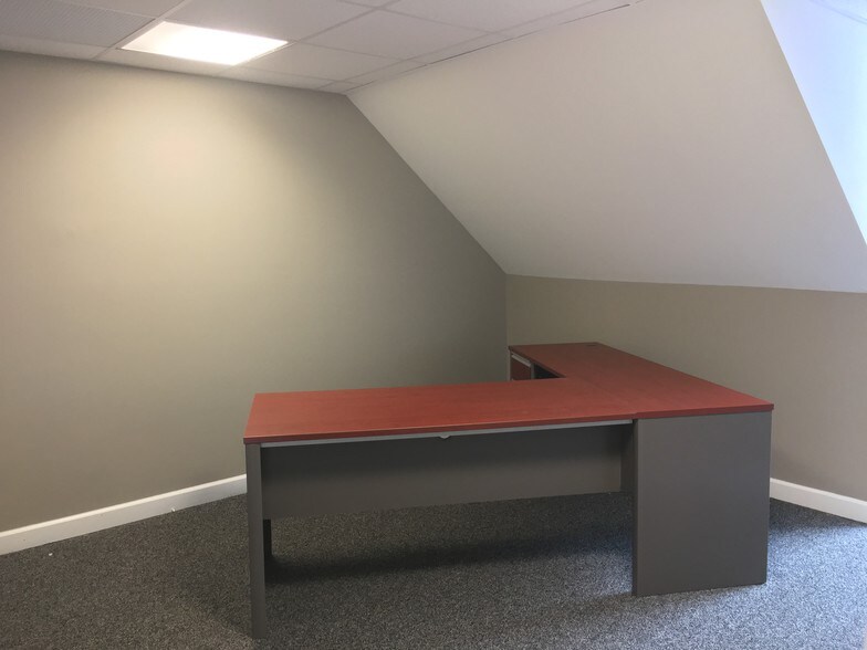 Primary Photo Of 700 Mobjack Pl, Newport News Office For Sale