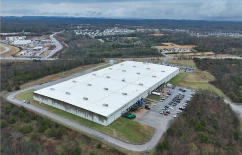 More Photos Of 4637 Port Royal Rd, Spring Hill Distribution For Sale