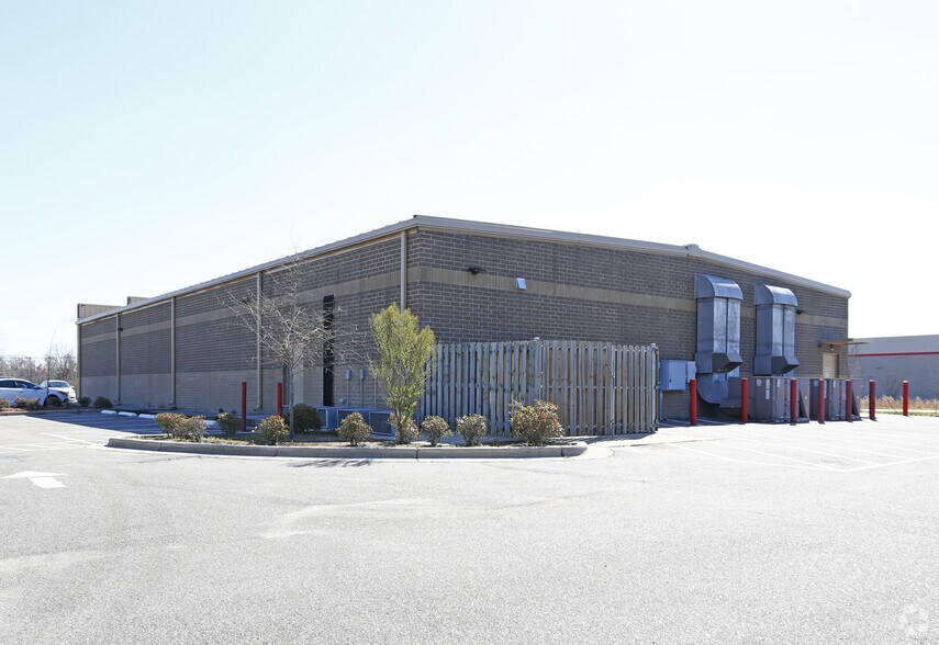 More Photos Of 7989 US Highway 117 S, Rocky Point General Retail For Lease