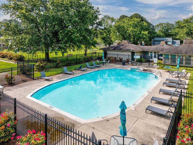 More Photos Of 1027 Tivoli Cres, Virginia Beach Apartments For Sale