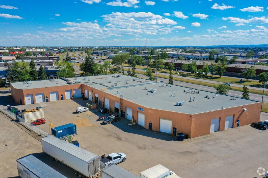 More Photos Of 5935 35th St SE, Calgary Warehouse For Lease