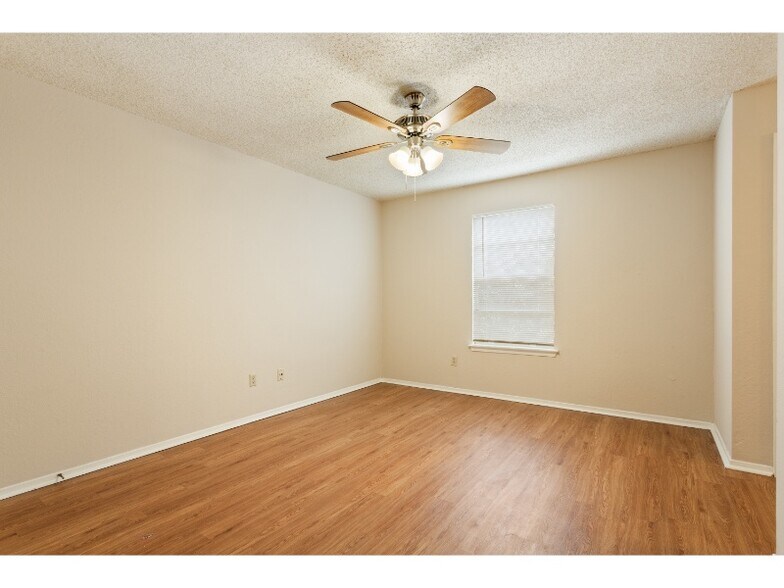 More Photos Of 5506 Kingman St, Waco Apartments For Sale