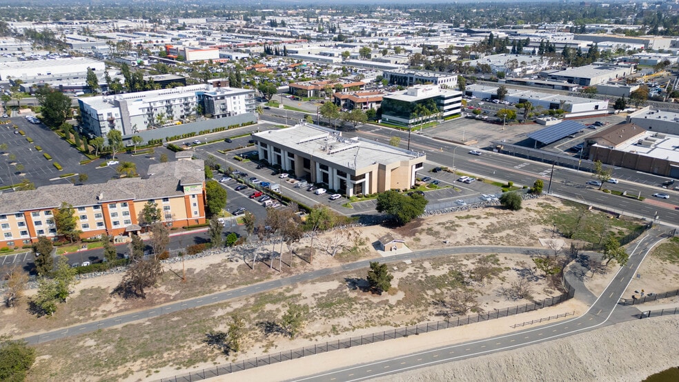 More Photos Of 1855 W Katella Ave, Orange Office Residential For Lease