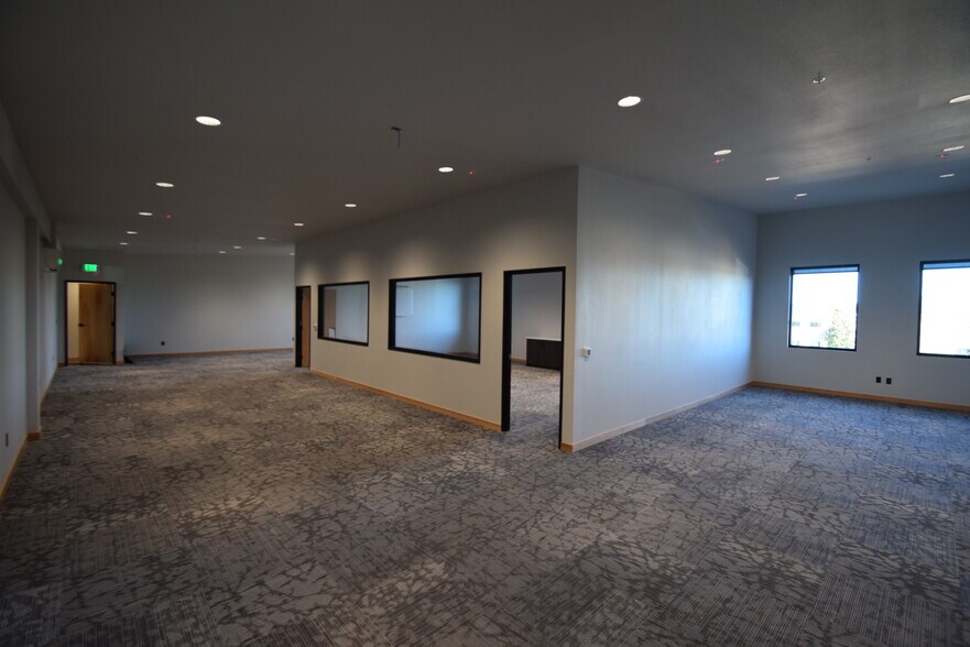 More Photos Of 2405 SW 1st St, Redmond Industrial For Lease