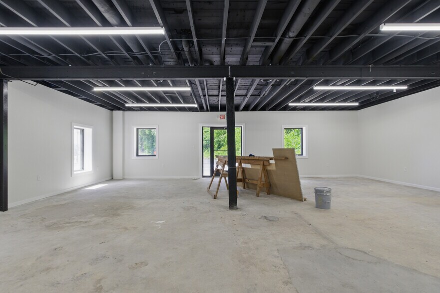 More Photos Of 700 Chickamauga Ave, Rossville Loft Creative Space For Lease