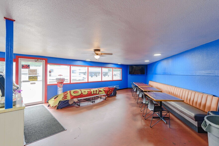 More Photos Of 75310 US HIGHWAY 101, Reedsport General Retail For Sale