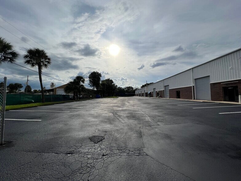More Photos Of 5612 Carder Rd, Orlando Warehouse For Lease