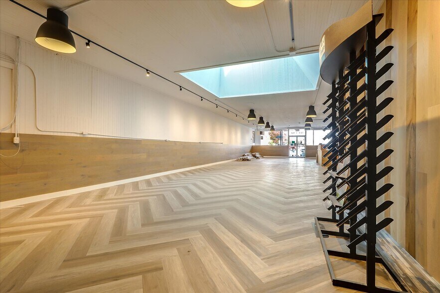 More Photos Of 14 E Lake Ave, Watsonville Storefront For Sale