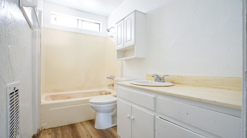 More Photos Of 4322 Tujunga Ave, Studio City Apartments For Sale