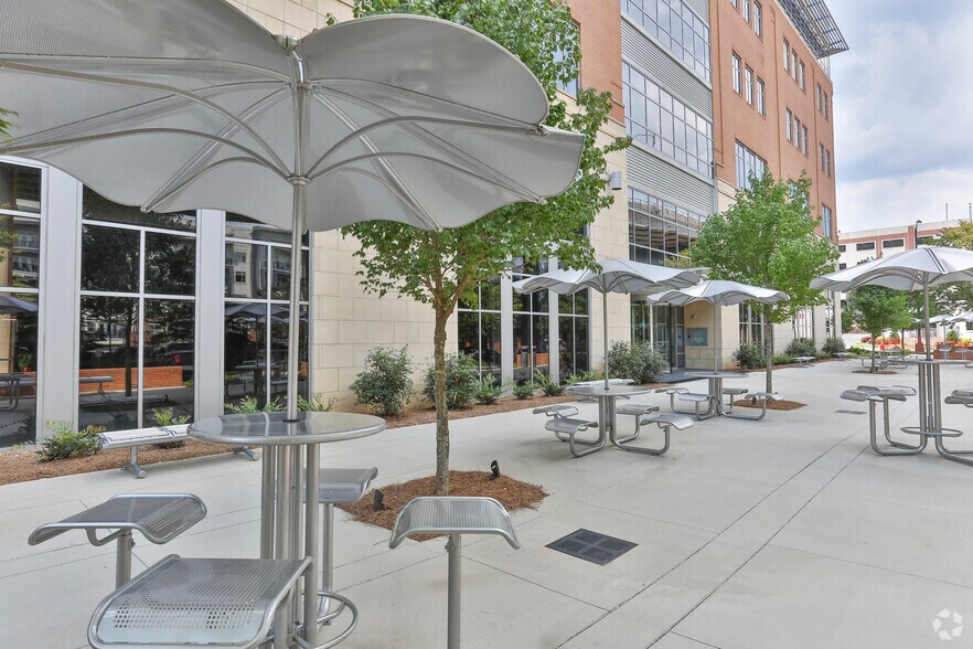 More Photos Of 200 E Broad St, Greenville Office For Lease