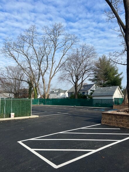 More Photos Of 217 Main St, Staten Island Storefront Retail Residential For Sale