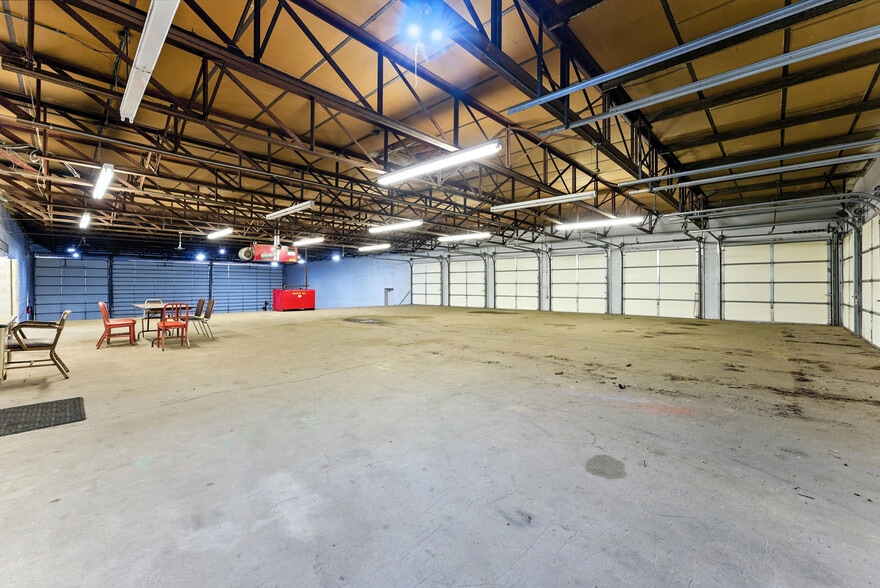 More Photos Of 15 Whipple St, Springfield Distribution For Lease