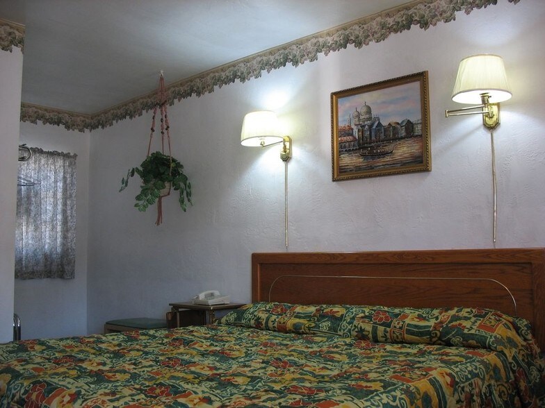 More Photos Of 1627 SE Stephens St, Roseburg Hotel For Sale