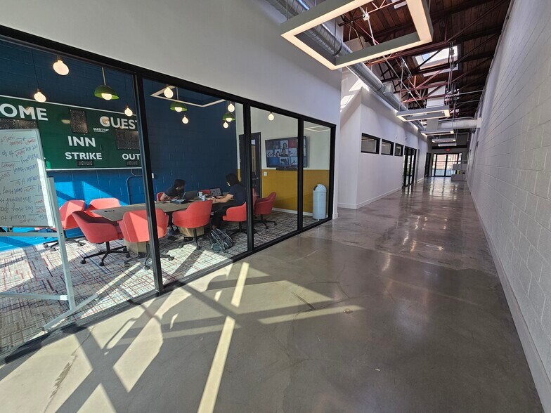 More Photos Of 1200 2nd Ave S, Birmingham Showroom For Lease
