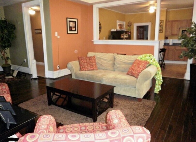 More Photos Of 132 E Broadway Ave, Richmond Specialty For Sale