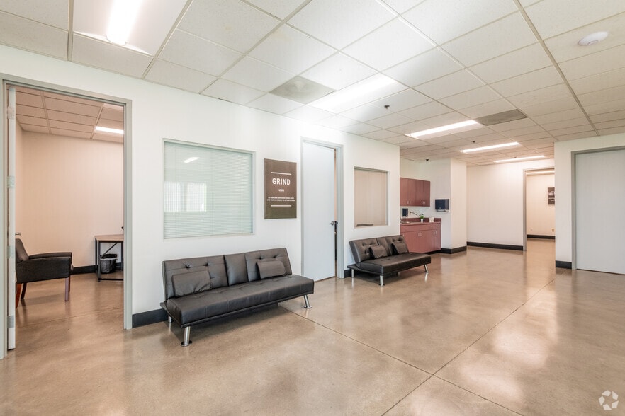 More Photos Of 250 Vista Blvd, Sparks Warehouse For Lease